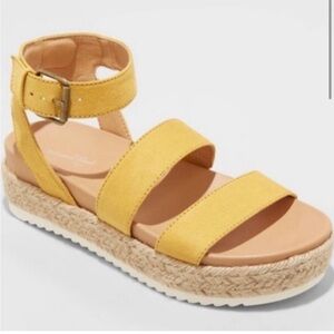 Universal Thread Yellow Suede Women's Sandals